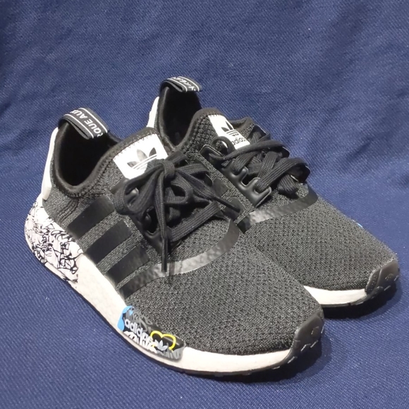 NWT adidas NMD_R1 Running Workout Shoes - Picture 4 of 8